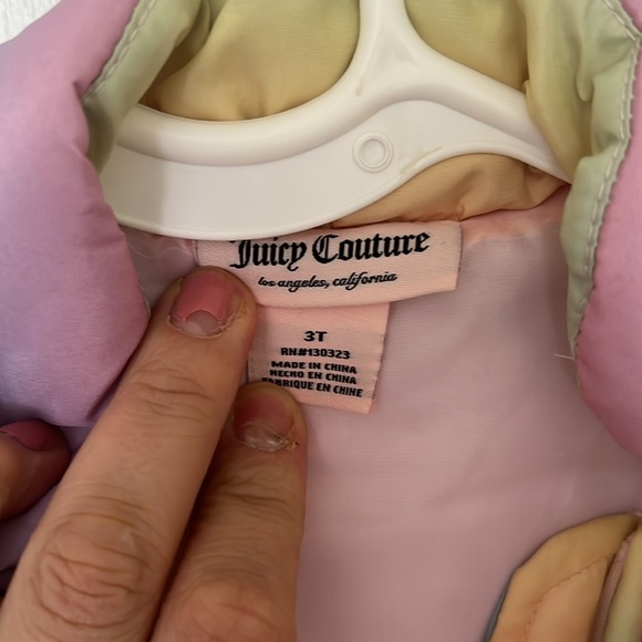 Juicy Couture Girls Zip Up Rainbow Puffer Vest Size 3T - Picture 4 of 5